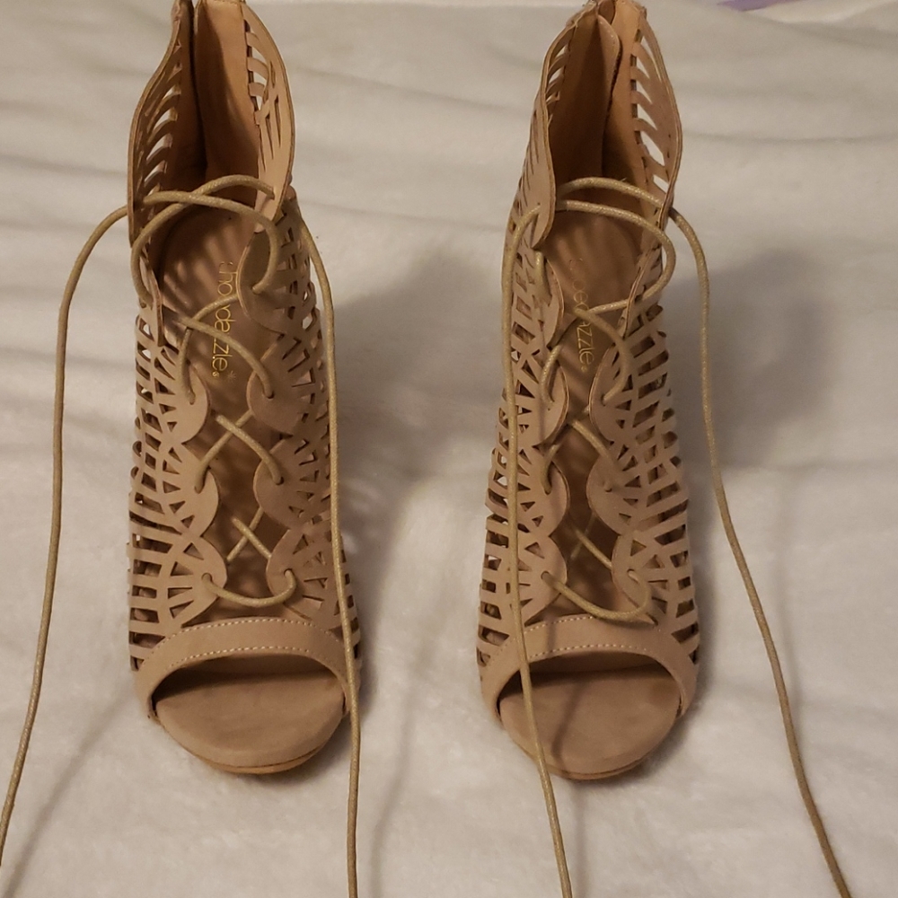 Super cute tan heels size 10 never worn